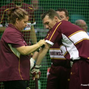 Karen Topp hands-on therapy session